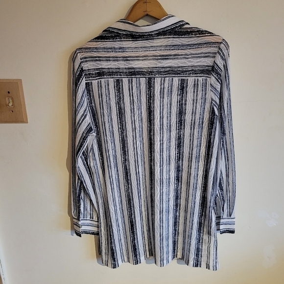 Chico's Travelers Button Down Long Sleeve Sheer Navy Blue White 1 Medium 8 - Picture 9 of 10